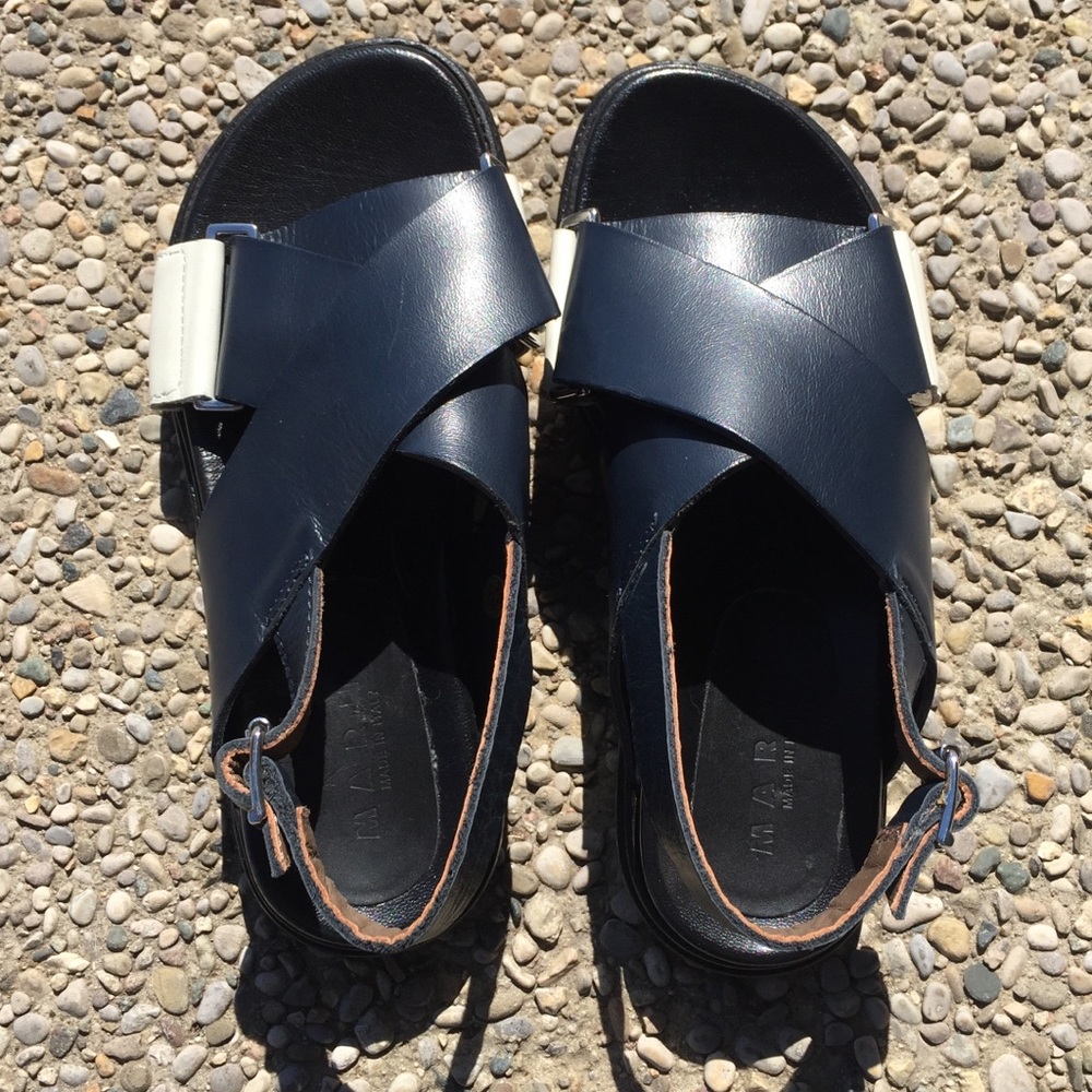 Marni Crossover Fussbett leather sandals Navy 33